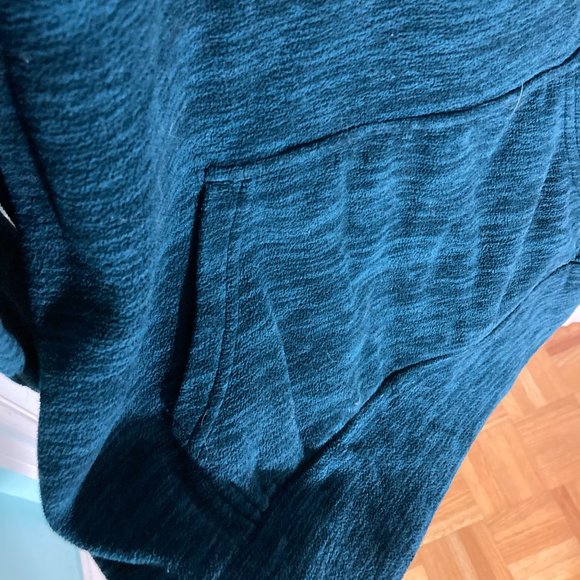 SOLD - Bench women's green pullover hoodie - size medium - Picture 3 of 5